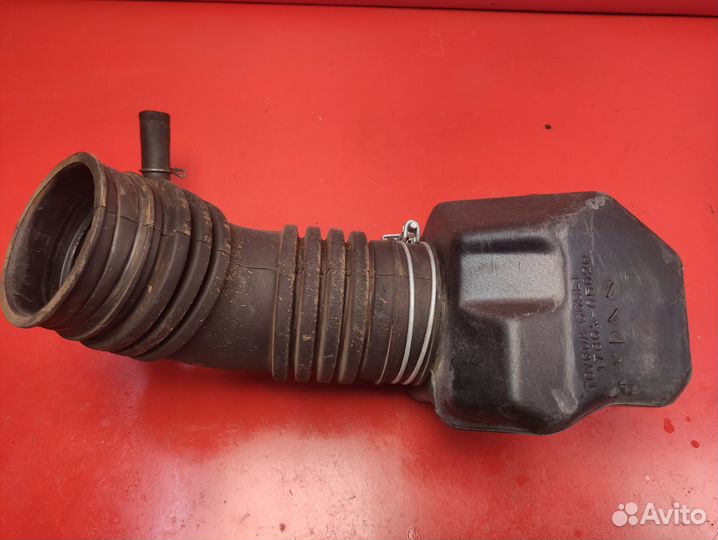 Впускной патрубок Toyota 4Runner 3vz 1987-1995
