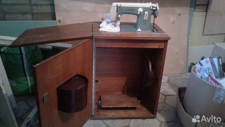 Швейная машинка 