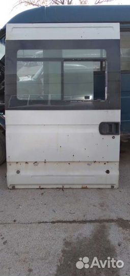 Дверь боковая на Ивеко 