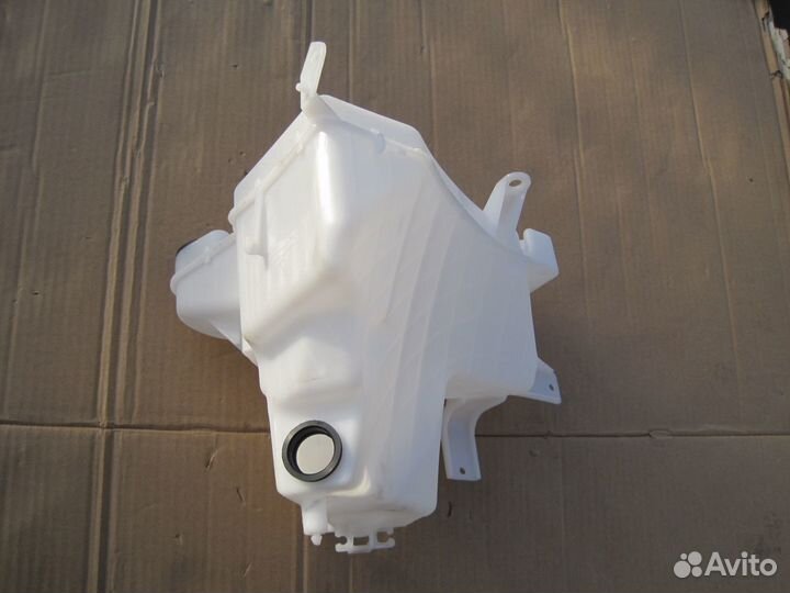 Бачок омывателя лоб стекла Toyota Land Cruiser 120