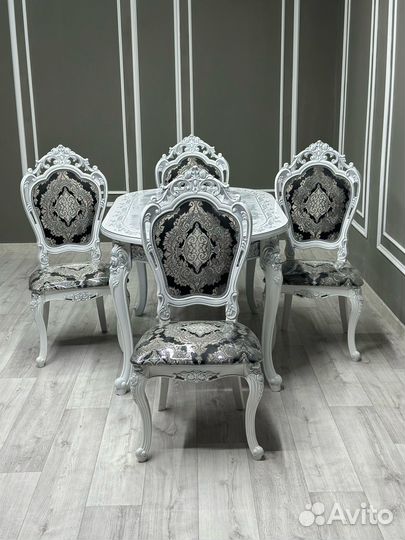Стол и стулья от производителя