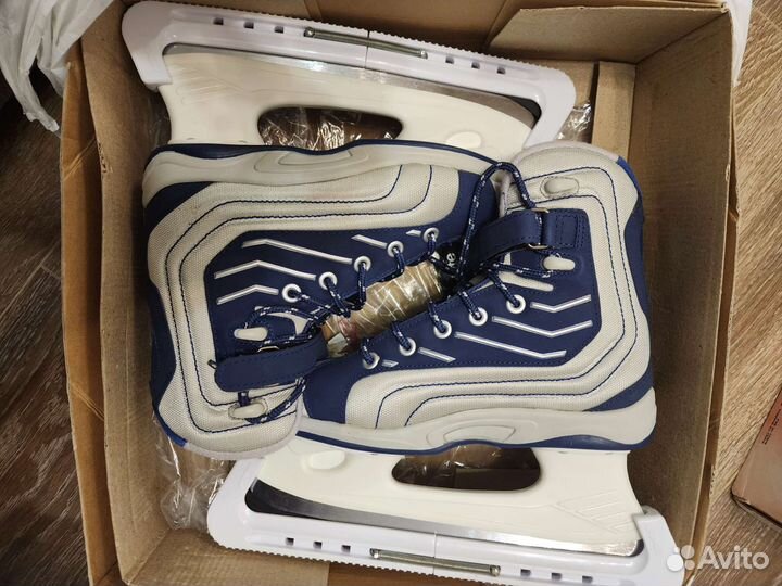 Коньки фигурные Jackson