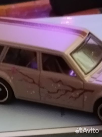 Машинка hot wheels