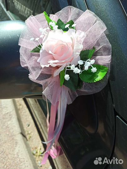 Свадебное украшение на машину