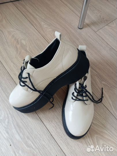 Туфли женские 37 размер бежевые