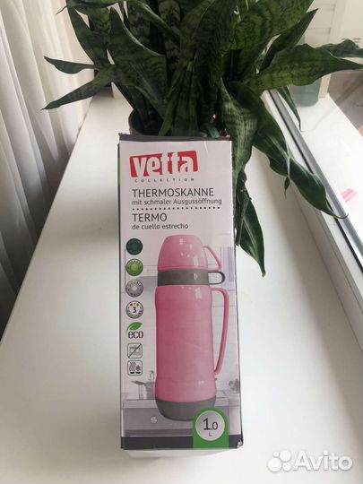 Термос с кружками