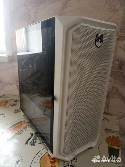 Игровой компьютер с монитором