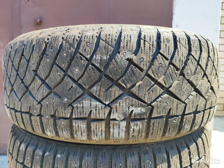 Nitto Therma Spike 235/55 R18 104T