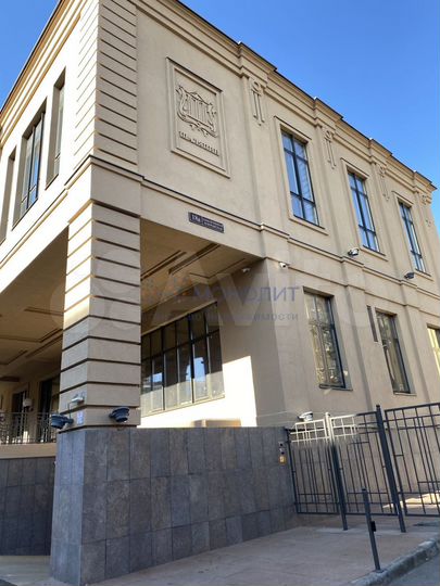 3-к. квартира, 97 м², 1/6 эт.