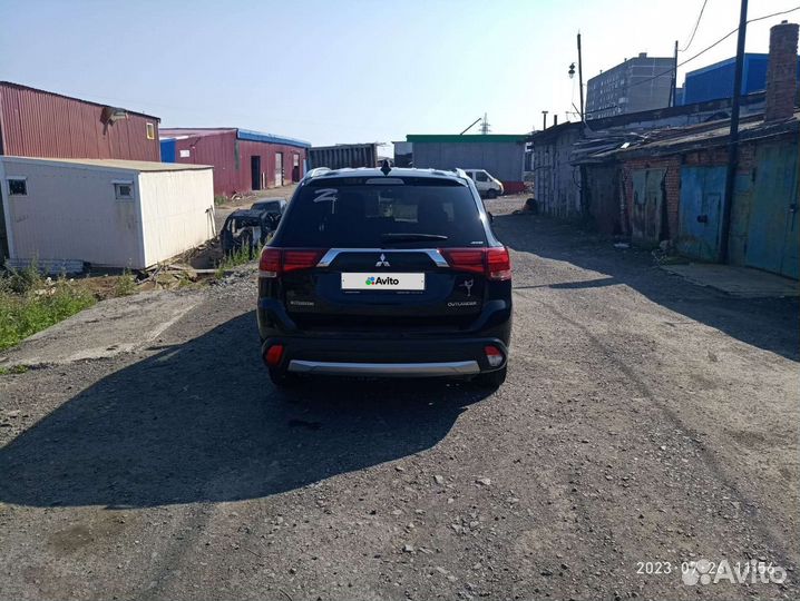 Mitsubishi Outlander 2.0 CVT, 2018, 129 705 км