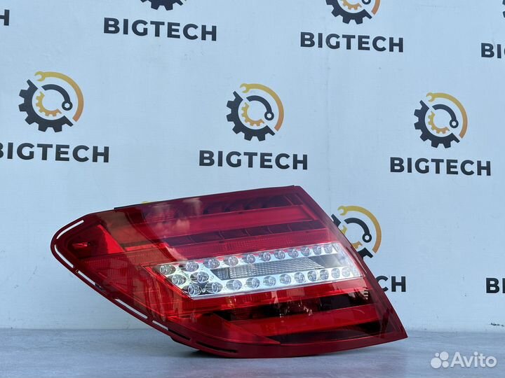 Фонарь задний левый Mercedes W204 A2049060203