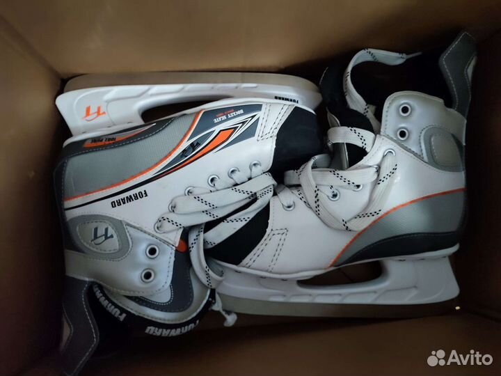 Коньки хоккейные