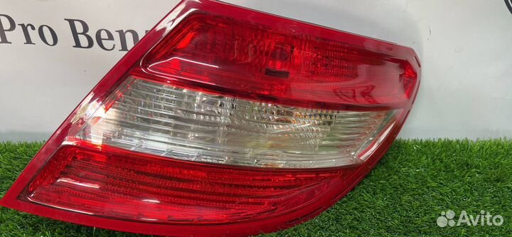 Фонарь задний правый Mercedes-Benz C-Класс