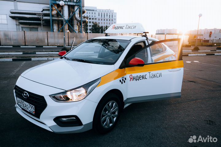 Серая киа рио яндекс такси. Авто под такси кемерово. Яндекс такси кемерово. Авто под такси кемерово. Такси максим кемерово.