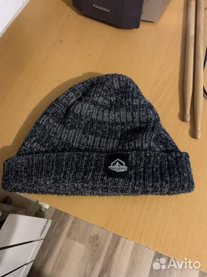 Мужская шапка house