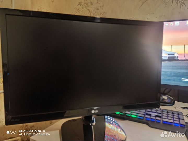 Монитор LG 21.5