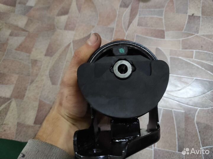 Передняя подушка двигателя Daihatsu Yrv