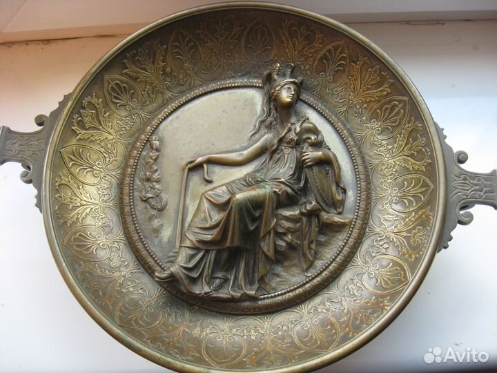 Ваза бронза богиня Франция 19 века