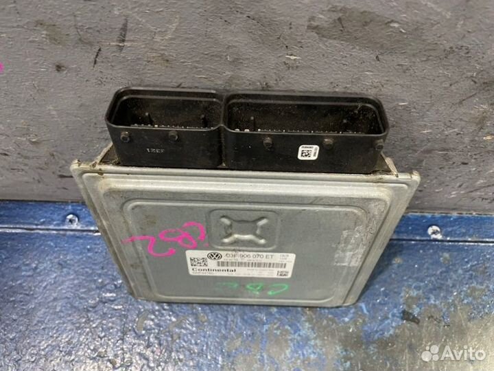 Эбу двигателя Volkswagen Polo 5 6R HB