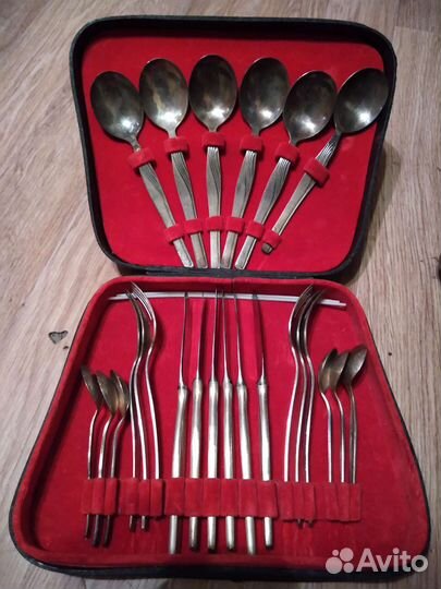 Наборы ложек в коробках