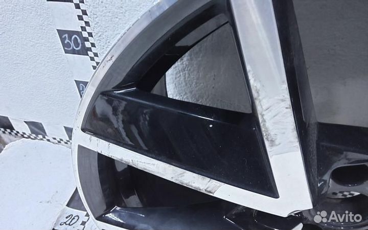 Диск колеса литой Volkswagen Touareg 3 R20