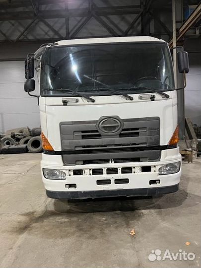 Hino 700, 2014