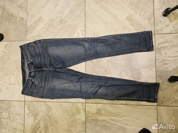 Джинсы узкие