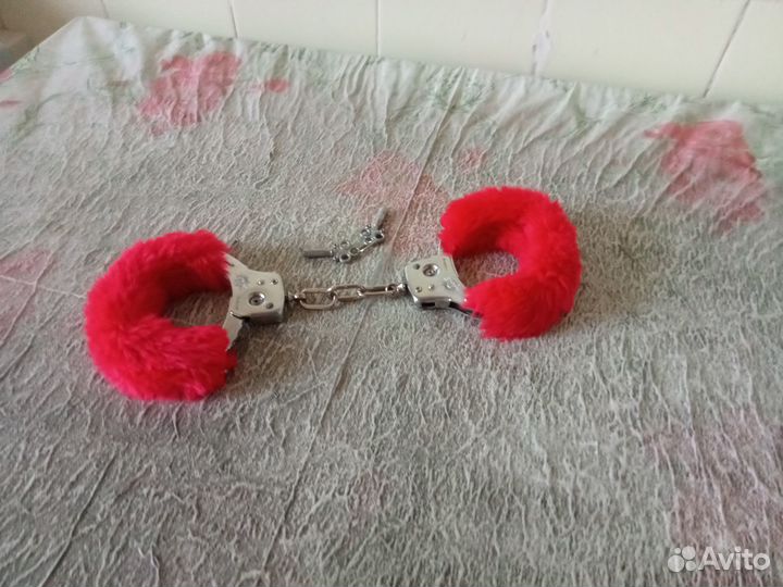 Наручники меховые