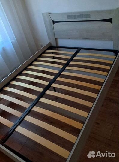 Кровать