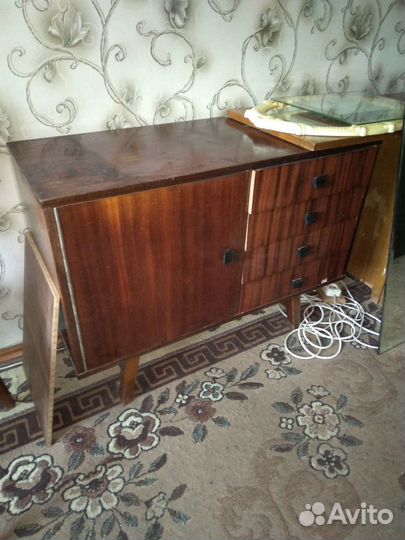 Стол