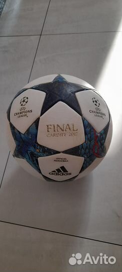 Футбольный мяч adidas лига чемпионов