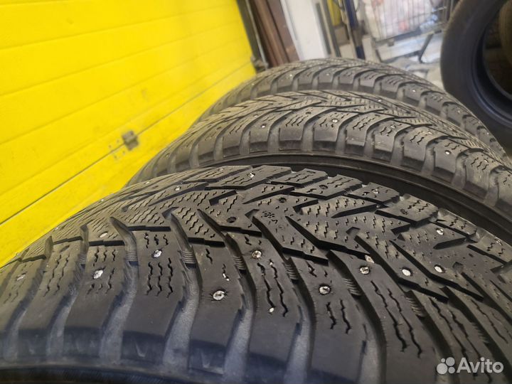 Nokian Tyres Hakkapeliitta 8 SUV 235/60 R18 107T