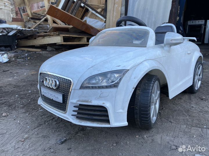 Детский электромобиль audi