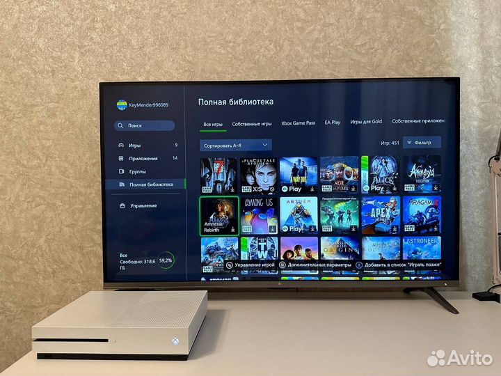 Xbox One S+2 оригинальных джостика+450 игр