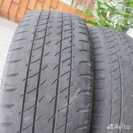 GT Radial Champiro GTX 65 235/65 R17