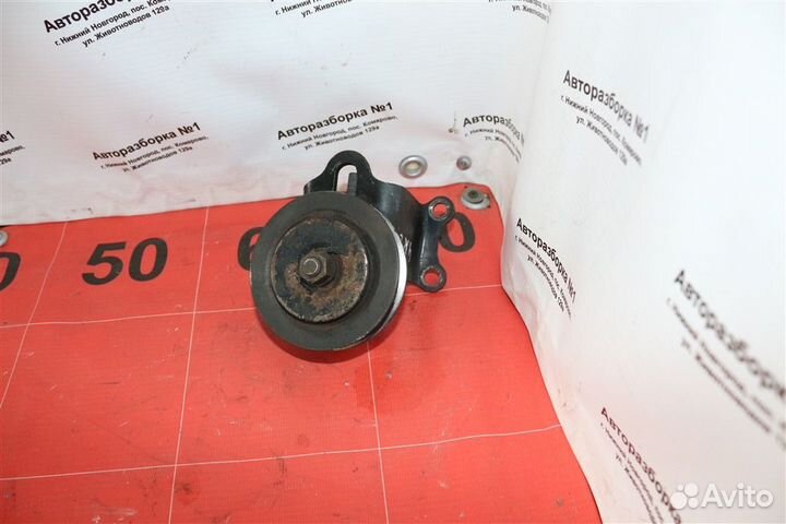 Ролик натяжной навесного оборудования Toyota Hilux