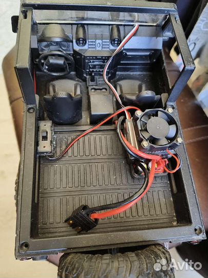 Внедорожник на пульте управления