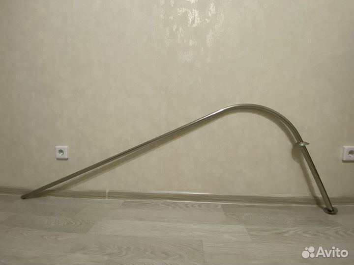 Карниз для шторки в ванной