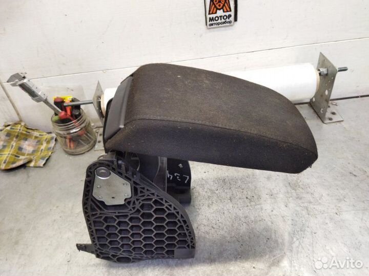 Подлокотник Skoda Octavia А5 1.8 cdaa 2011