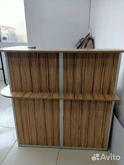 Стойка ресепшн, торговое оборудование