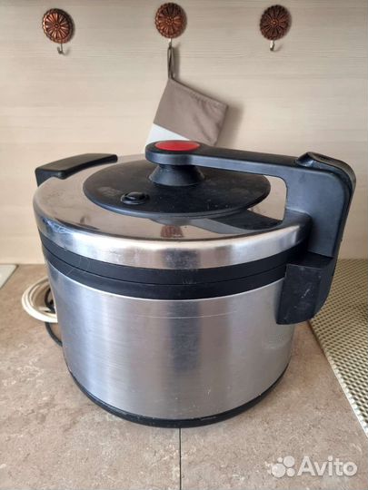 Рисоварки JTS-8155и Hurakan HKN-SR56M