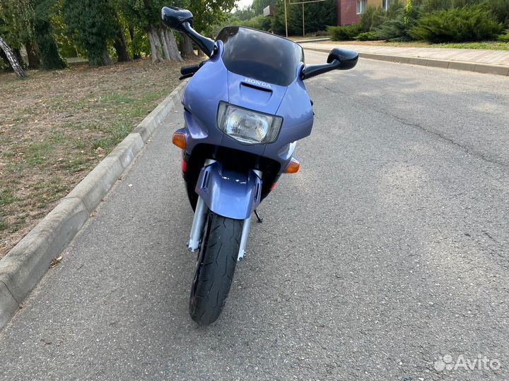 Honda CBR600F2