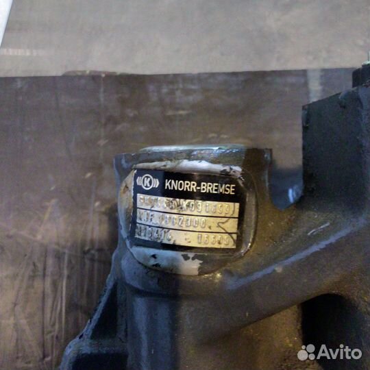 Суппорт передний, L DAF XF106