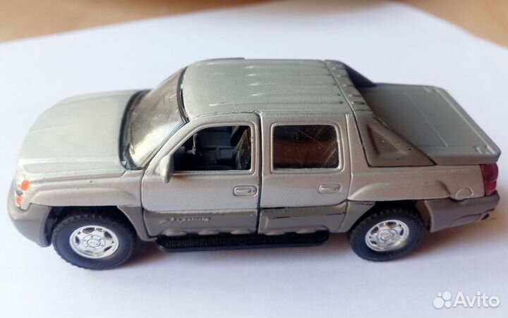 Разные модели автомашин. Welly