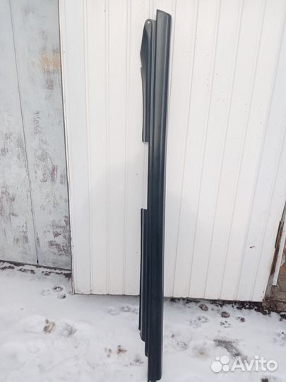 Порог на ваз 2110 новый и часть молдинга на 2110