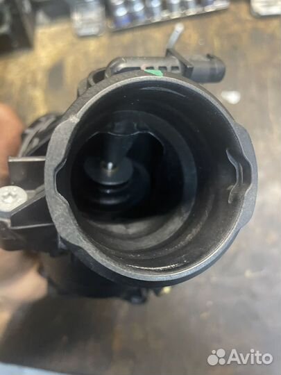 Термостат на М276 W218 Mercedes