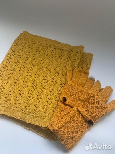 Снуд и перчатки цвет горчичный комплект