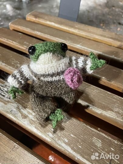 Вязаная лягушка