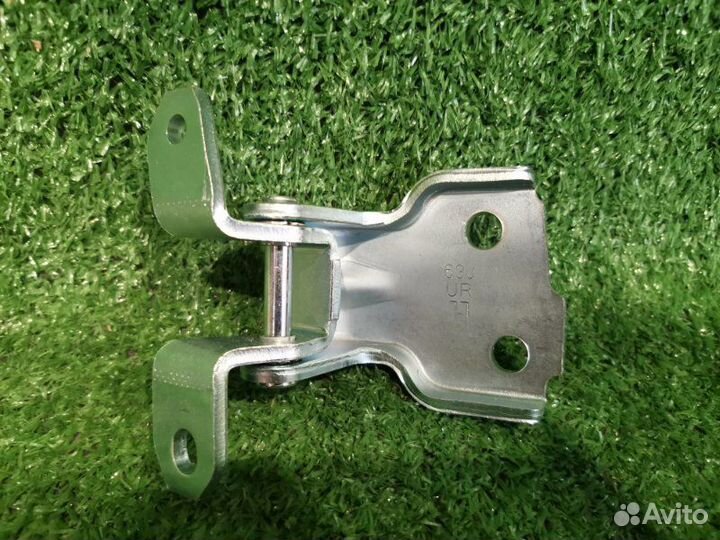 Петля двери передняя левая Suzuki Sx4