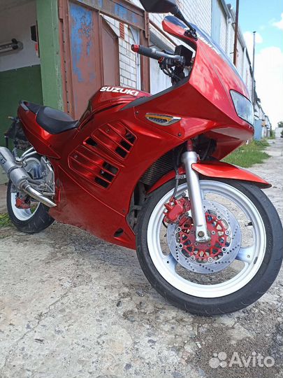 Suzuki RF400R